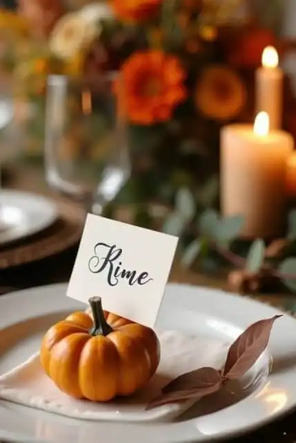 Friendsgiving dinner party decor ideas